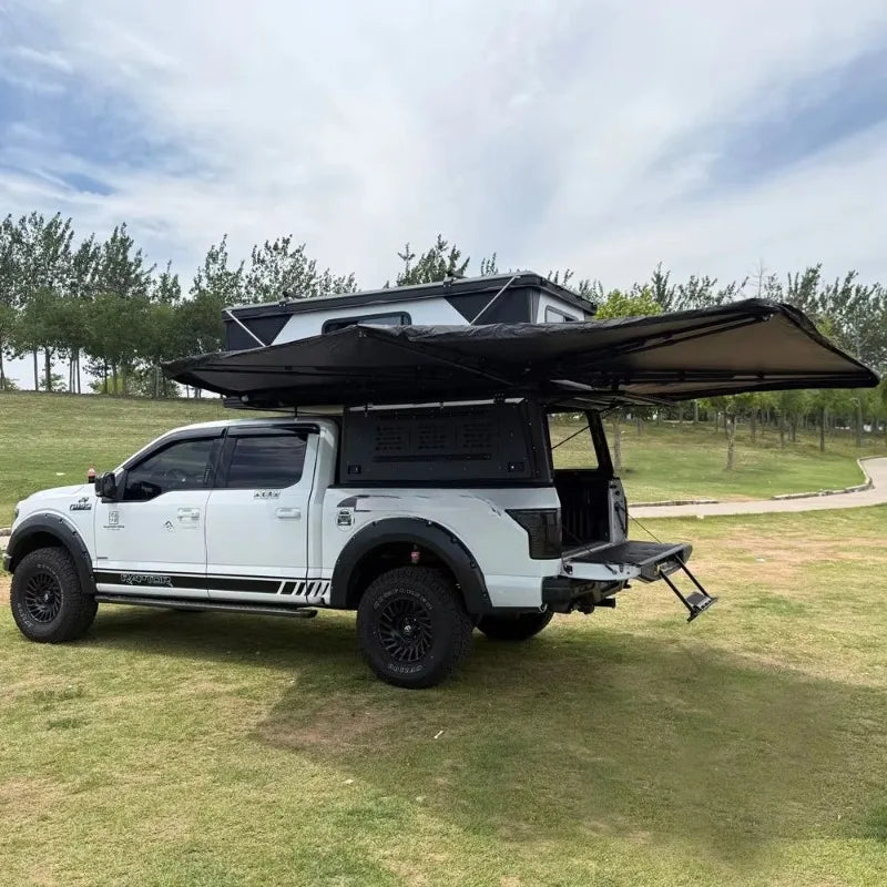 Campervan Pop-up Luxuoso: Equipamento de Camping com Cama, Chuveiro e Cozinha, Ideal para Viagens e Acomodações.