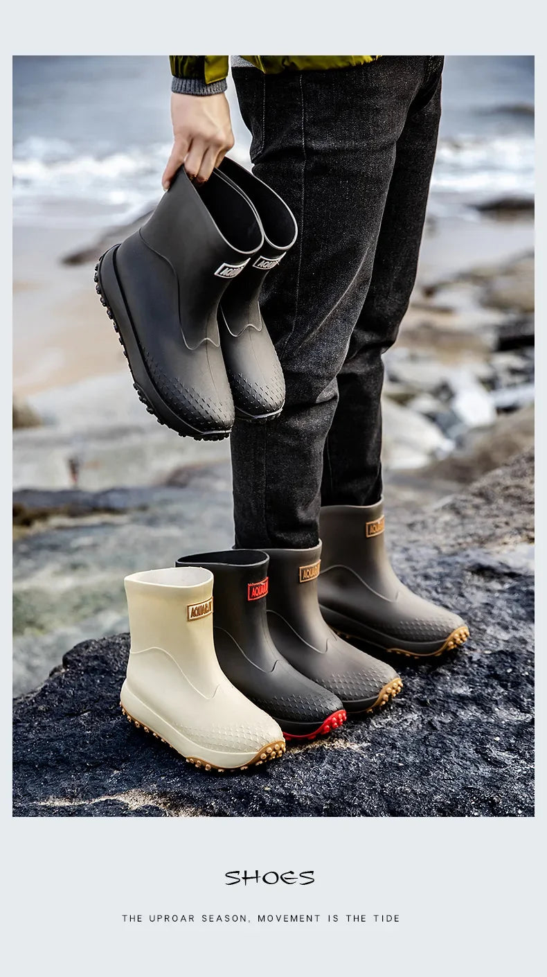Botas de chuva masculinas estilo cano médio, nova moda, sapatos impermeáveis antiderrapantes para atividades ao ar livre, sapatos de borracha leves e impermeáveis.