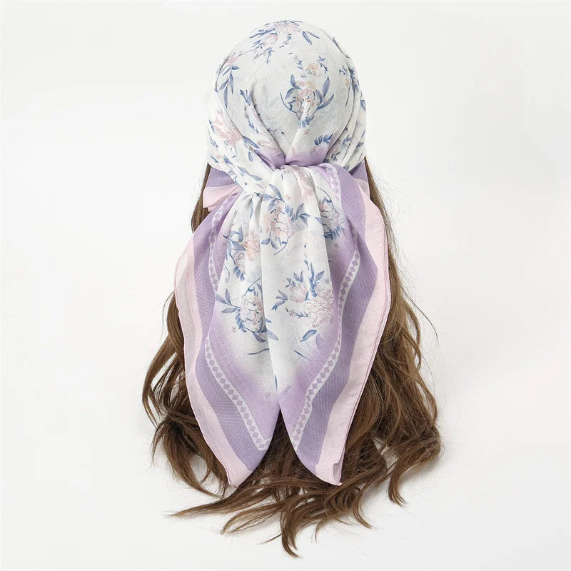 Lenço Bandana Feminino Encantador — Flores Vintage, Estilo Boho Irresistível para Praia e Dia a Dia