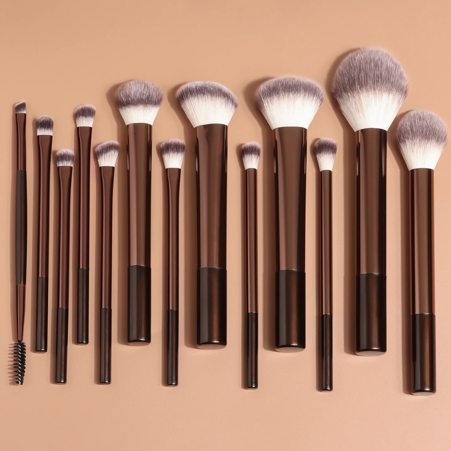 Kit com 13 Pincéis de Maquiagem Profissionais — Base, Corretivo, Pó, Sombra e Blush Kabuki