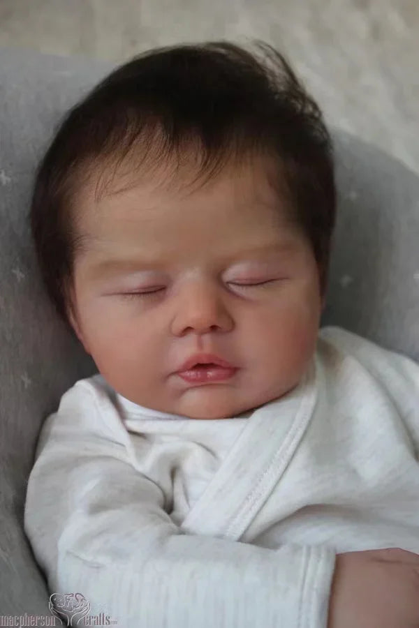 Boneca Reborn Zain Edição Limitada — 55cm, Vinil Macio e Corpo em Tecido, Realista e Encantadora