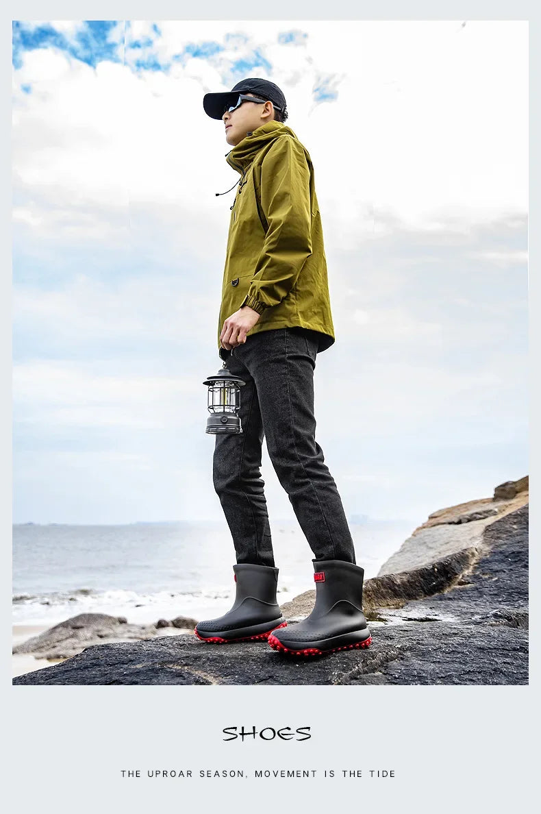 Botas de chuva masculinas estilo cano médio, nova moda, sapatos impermeáveis antiderrapantes para atividades ao ar livre, sapatos de borracha leves e impermeáveis.