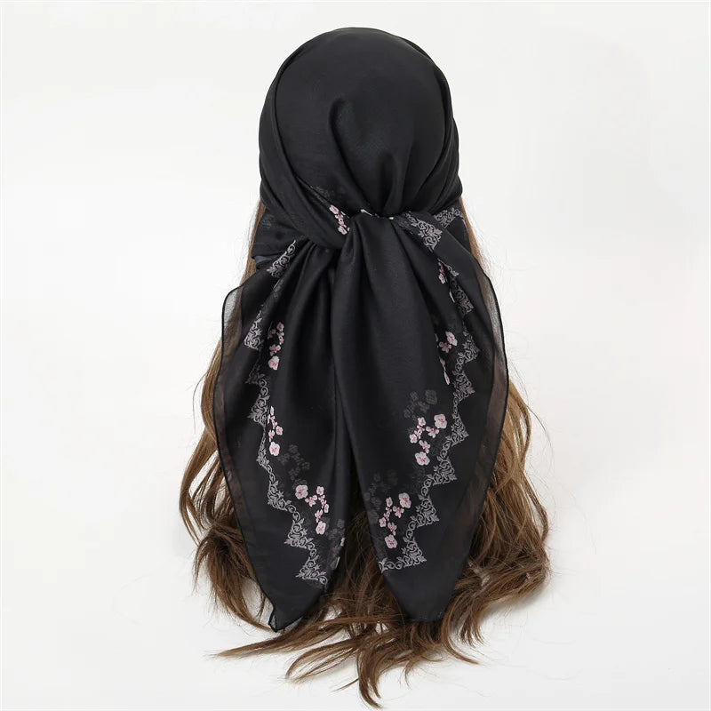 Lenço Bandana Feminino Encantador — Flores Vintage, Estilo Boho Irresistível para Praia e Dia a Dia