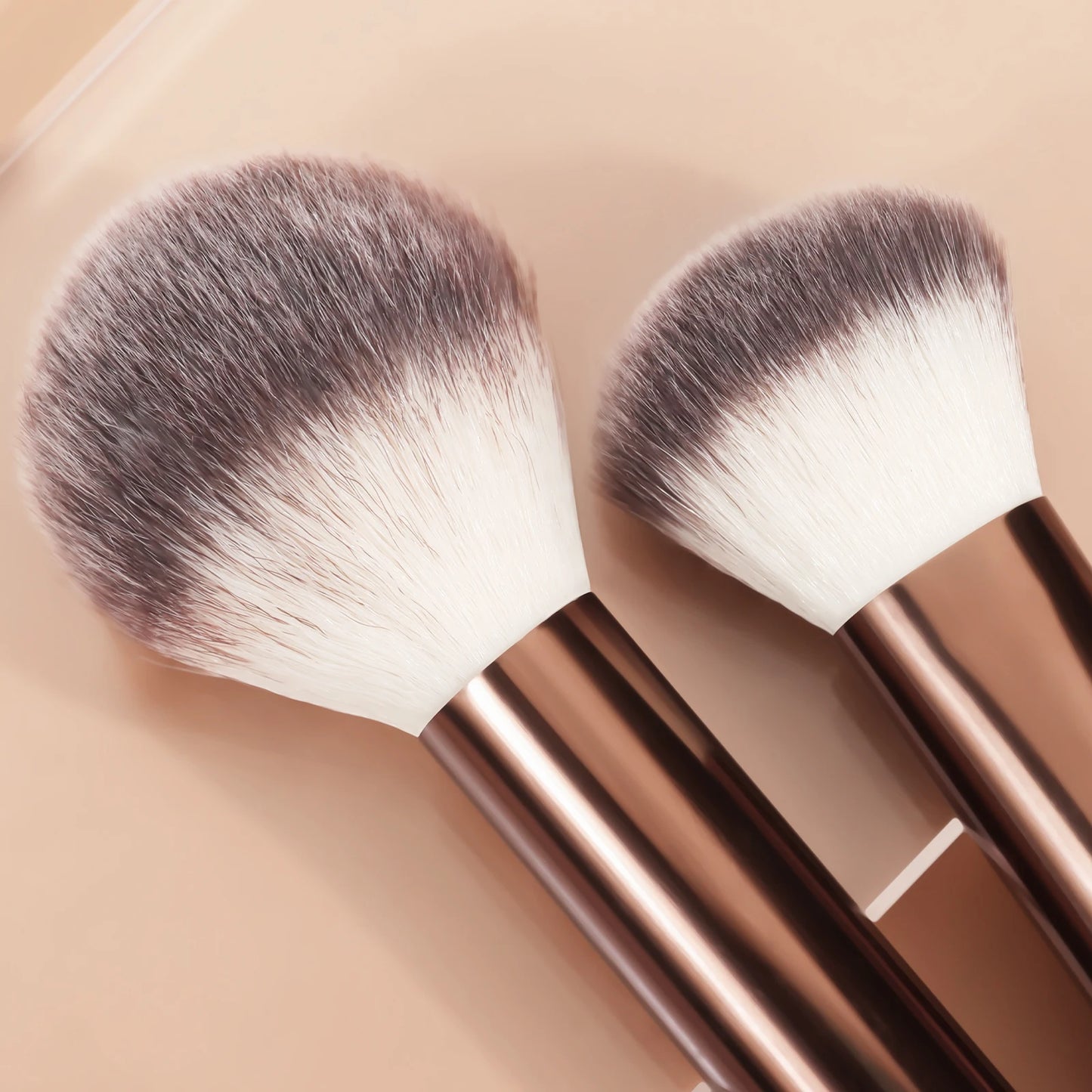 Kit com 13 Pincéis de Maquiagem Profissionais — Base, Corretivo, Pó, Sombra e Blush Kabuki