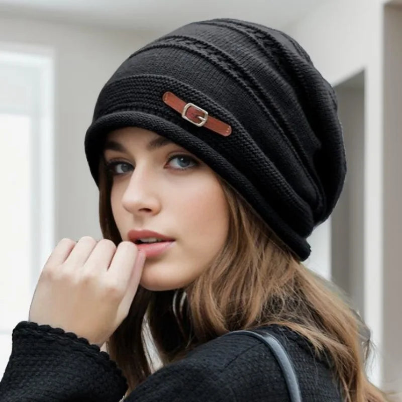 Gorro de Malha Feminino Quentinho — Forro de Pelúcias, Confortável e Estiloso para o Inverno