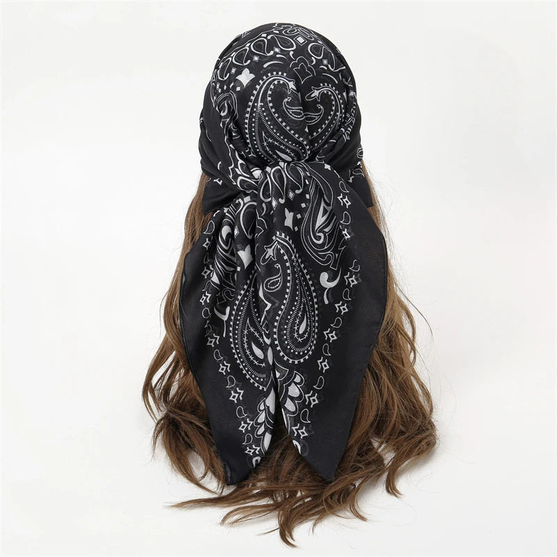 Lenço Bandana Feminino Encantador — Flores Vintage, Estilo Boho Irresistível para Praia e Dia a Dia