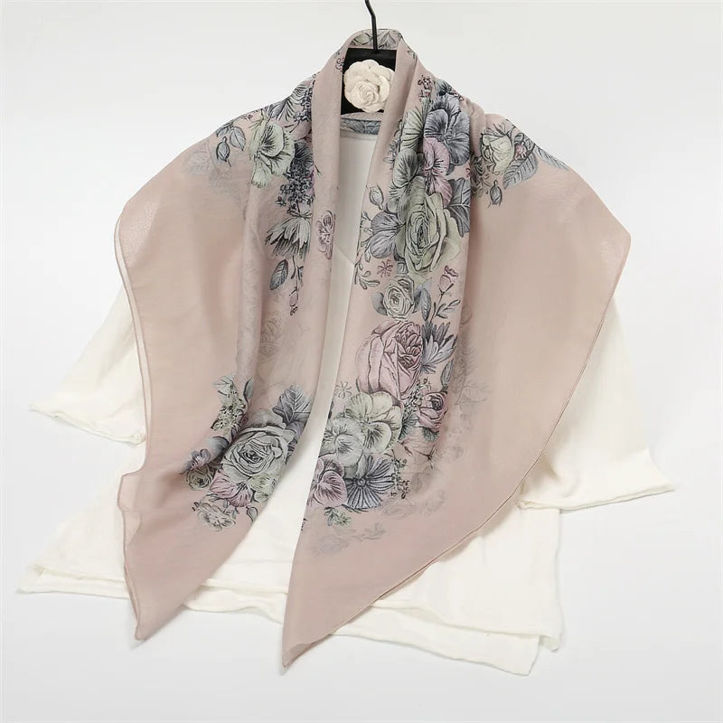 Lenço Bandana Feminino Encantador — Flores Vintage, Estilo Boho Irresistível para Praia e Dia a Dia
