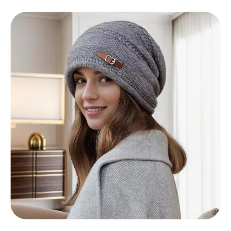 Gorro de Malha Feminino Quentinho — Forro de Pelúcias, Confortável e Estiloso para o Inverno