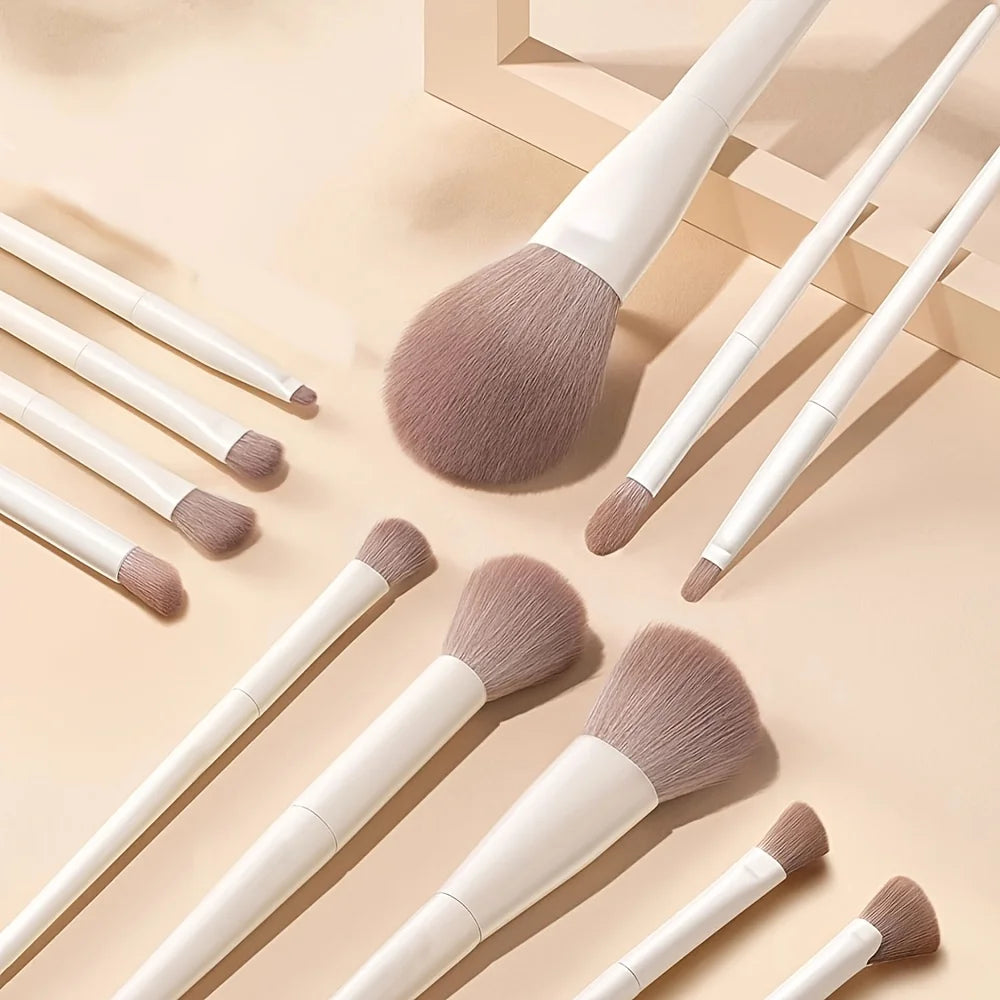 Conjunto de 12 Pincéis de Maquiagem com Kabuki — Cerdas de Nylon Macias para Base e Blush