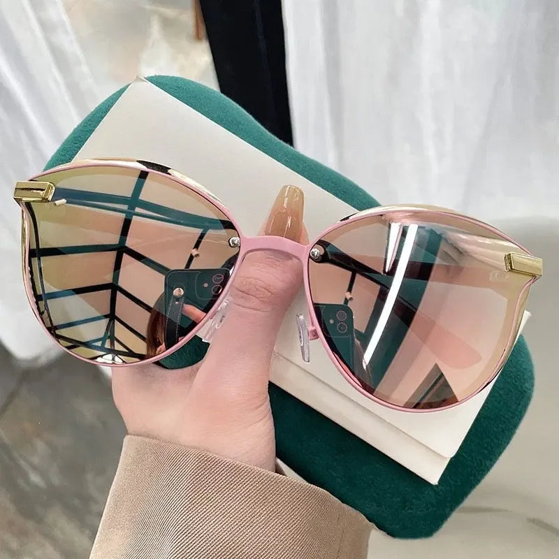 Óculos de Sol Retro Redondo Estilo Gato — Feminino, Elegante e com Proteção UV400