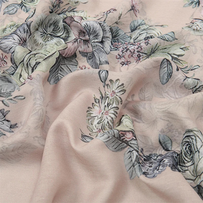 Lenço Bandana Feminino Encantador — Flores Vintage, Estilo Boho Irresistível para Praia e Dia a Dia
