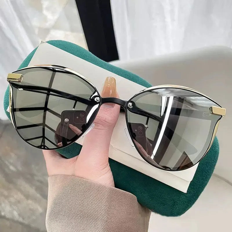 Óculos de Sol Retro Redondo Estilo Gato — Feminino, Elegante e com Proteção UV400