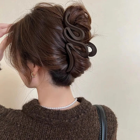 Grampo de Cabelo Ondulado Fosco 13cm — Rabo de Cavalo Elegante em 4 Cores Neutras