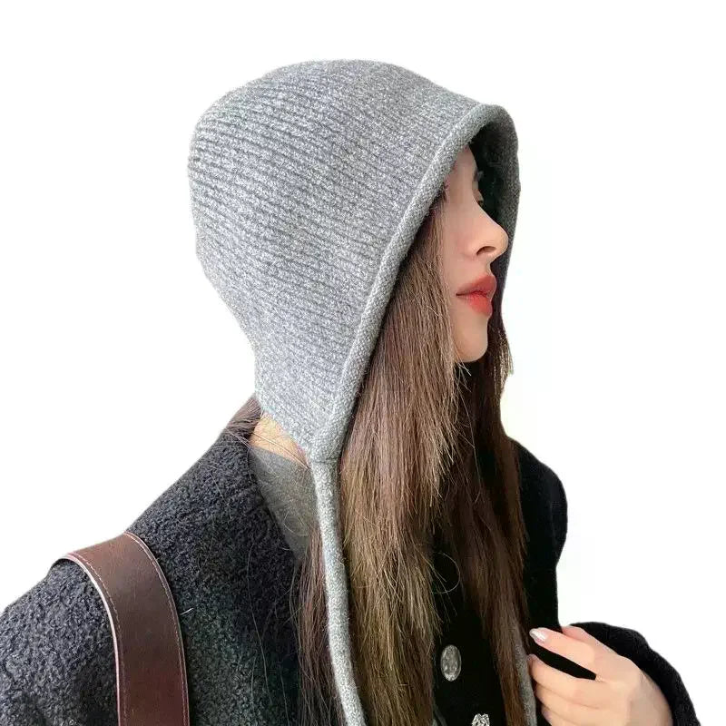 Gorro de Pelúcias de Inverno Feminino — Fofo, Quentinho e com Protetor de Orelhas