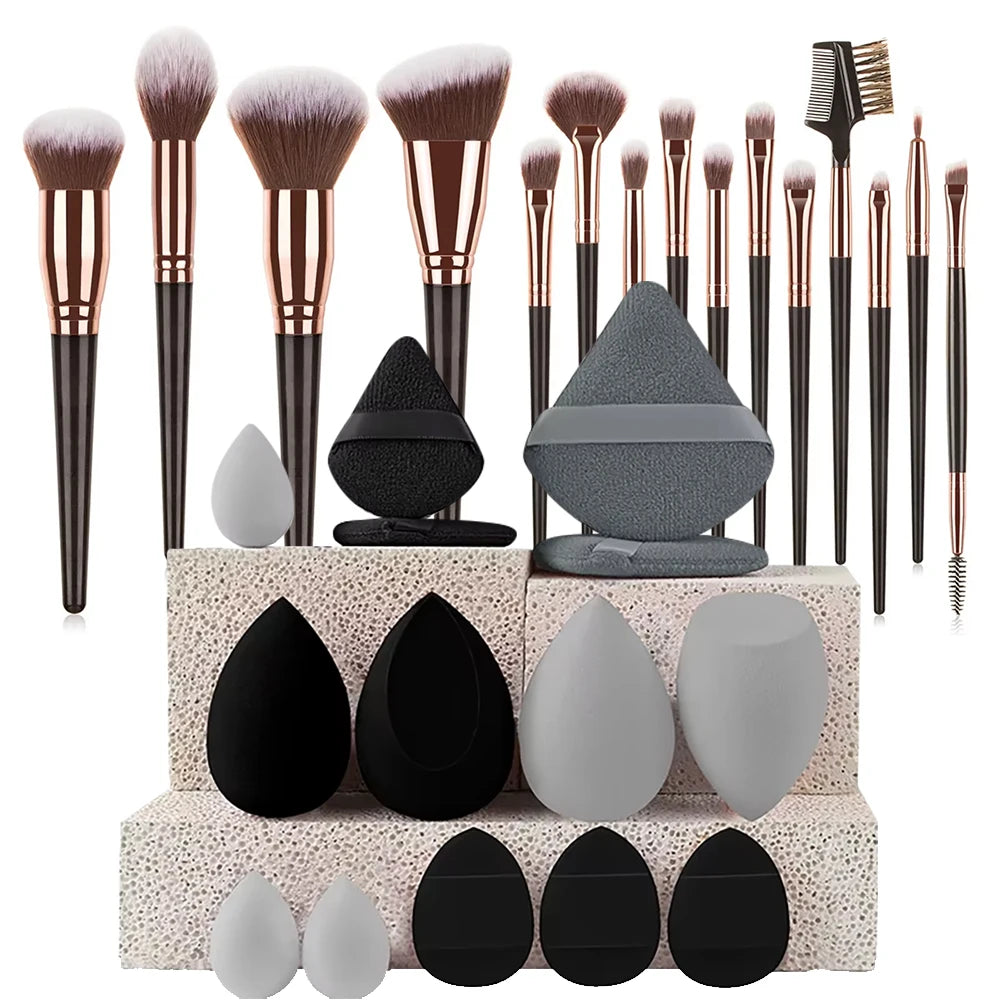 Conjunto de Pincéis para Rosto e Olhos — Sombra, Delineador, Base, Blush, Iluminador e Lábios