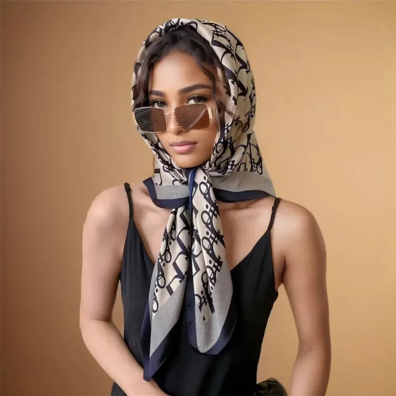 Lenço de Seda Feminino Sofisticado — Estampado Vintage, Versátil e Elegante para Qualquer Ocasião