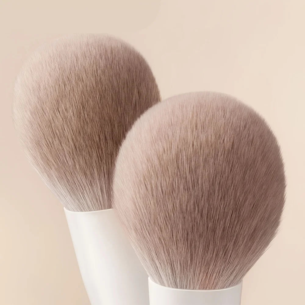 Conjunto de 12 Pincéis de Maquiagem com Kabuki — Cerdas de Nylon Macias para Base e Blush