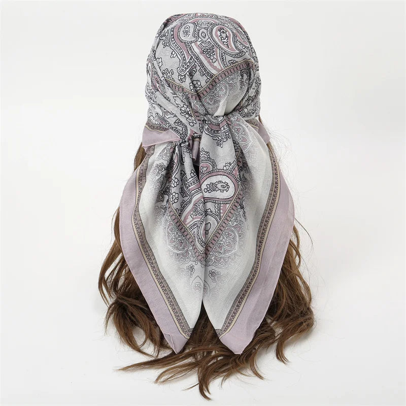 Lenço de Algodão Quadrado Vintage Feminino — Boho, Versátil e Cheio de Charme