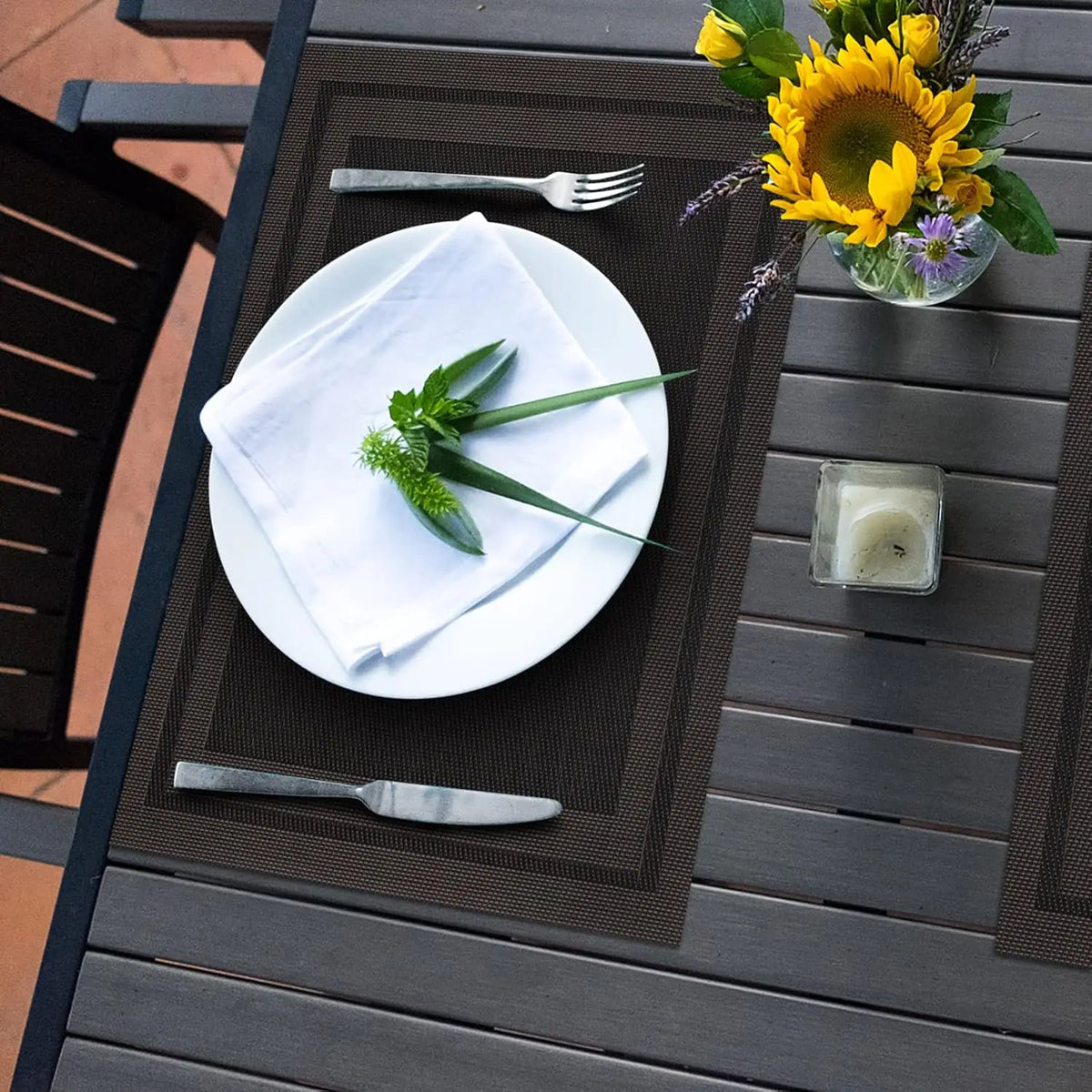 Conjunto de 4 jogos americanos, mantel de vinil tecido resistente ao calor, tapete de mesa de PVC lavável antiderrapante, tapetes de plástico premium fáceis de limpar 2